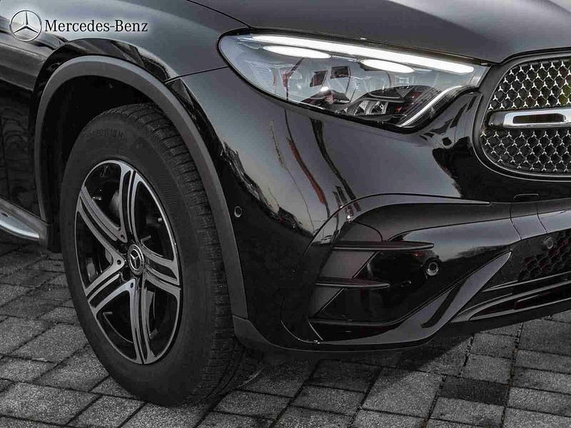 Gebraucht Mercedes GLC300 AMG 258 PS (189 kW) 2023 Unilack schwarz uni SUV