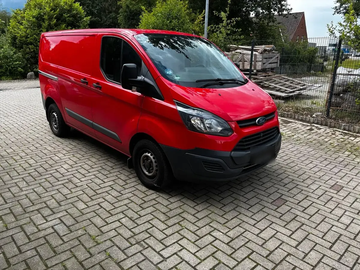 Gebraucht Ford Transit Custom 105 PS (77 kW) 2017 Rot Van / Kleinbus