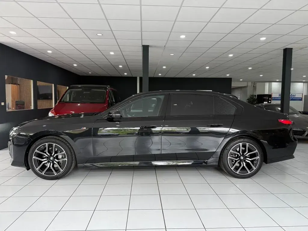 Gebraucht BMW 740 Executive 286 PS (210 kW) 2023 Schwarz Limousine