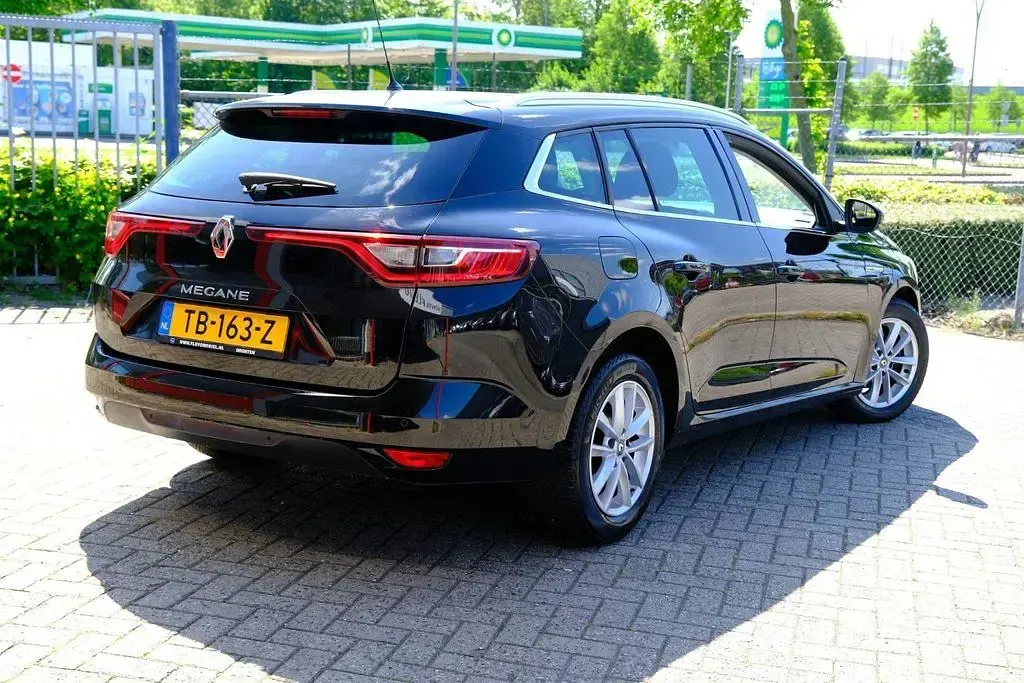 Gebraucht Renault Mégane LIMITED 132 PS (97 kW) 2018 Schwarz Kombi