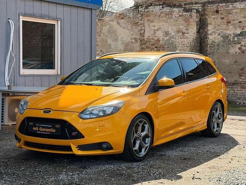 Gebraucht Ford Focus ST 250 PS (183 kW) 2013 Gelb Kombi