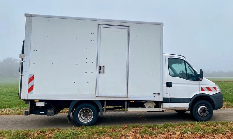 Gebraucht Iveco Daily 140 PS (102 kW) 2010 Weiß Limousine