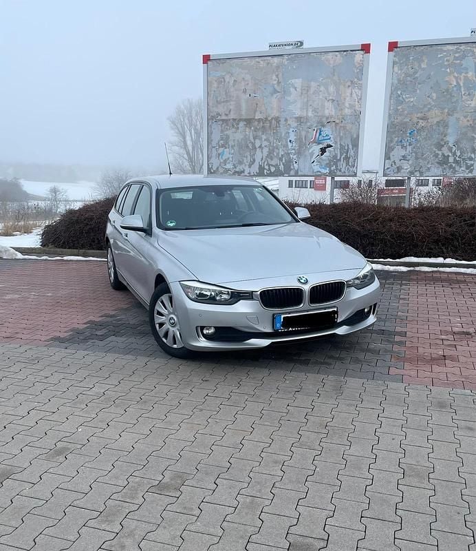 Gebraucht BMW 318 143 PS (105 kW) 2015 Silber Kombi
