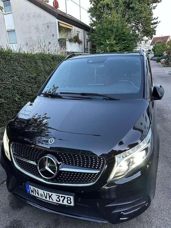 Gebraucht Mercedes V220 Avantgarde 163 PS (119 kW) 2021 Schwarz Van / Kleinbus