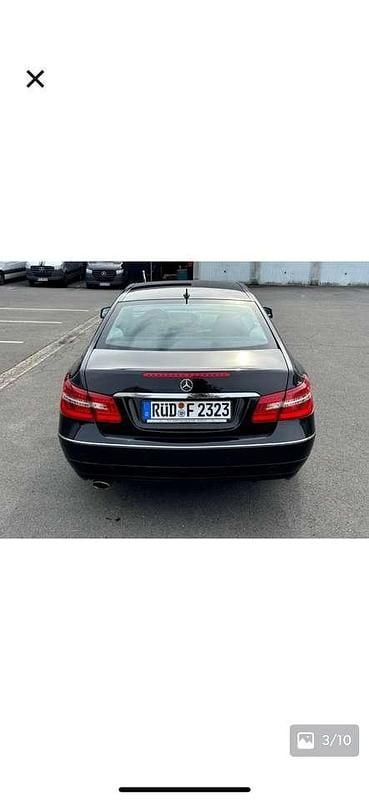 Gebraucht Mercedes E250 Avantgarde 204 PS (150 kW) 2012 Schwarz Coupé
