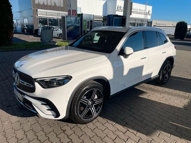 Gebraucht Mercedes GLC200 227 PS (166 kW) 2024 Weiß SUV