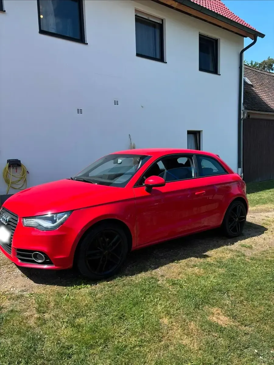 Gebraucht Audi A1 105 PS (77 kW) 2012 Rot Kleinwagen
