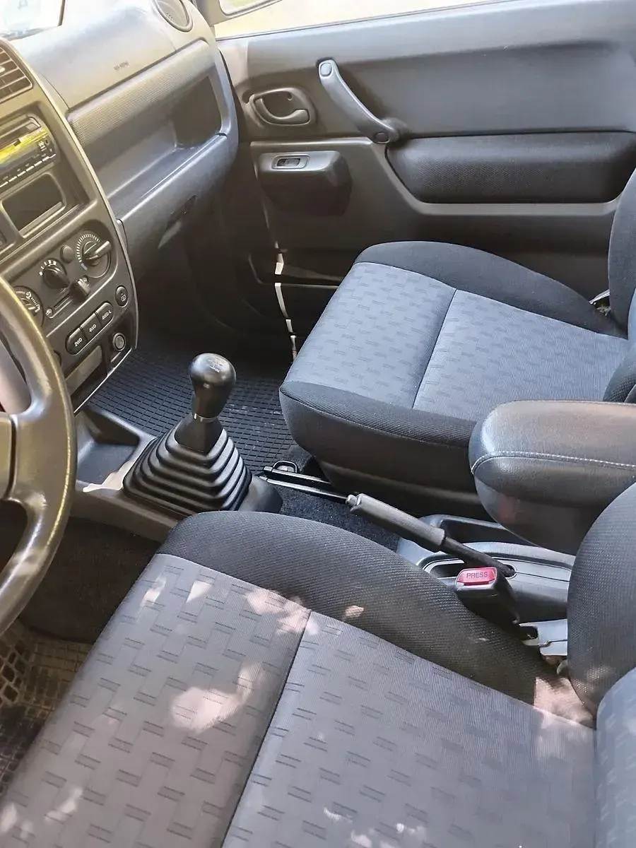 Gebraucht Suzuki Jimny 86 PS (63 kW) 2010 Schwarz SUV