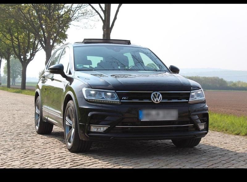 Schwarz Gebraucht 2016 VW Tiguan R-line SUV | 19.600 € (Fairer Preis) - Bild 1/4