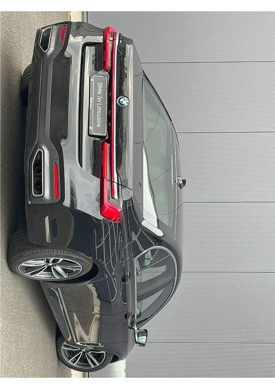 Gebraucht BMW 750 M Sport 530 PS (389 kW) 2021 Schwarz Limousine