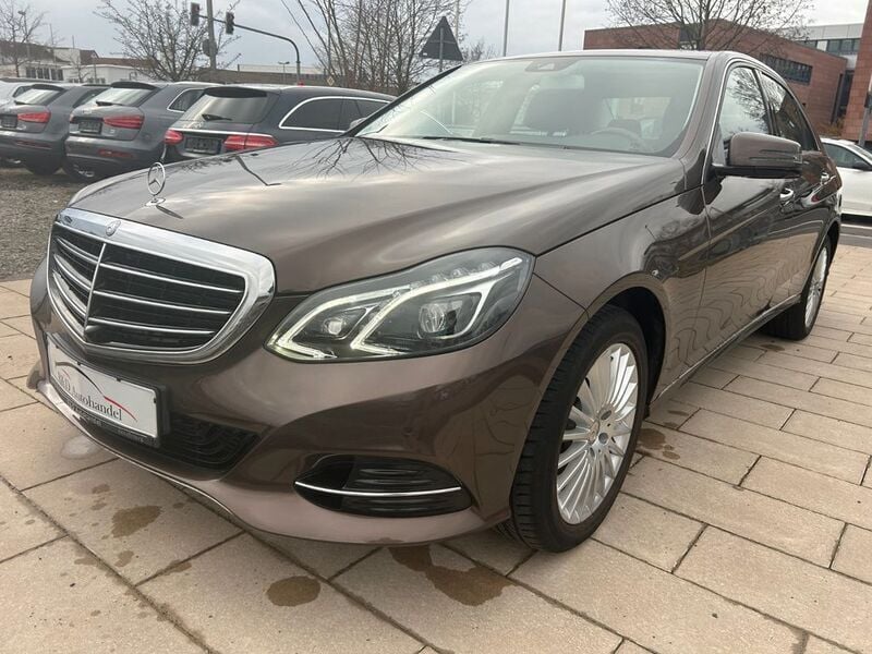 Dolomitbraun metalliclack Gebraucht 2014 Mercedes E250 Limousine | 21.450 € (Superpreis) - Bild 1/4