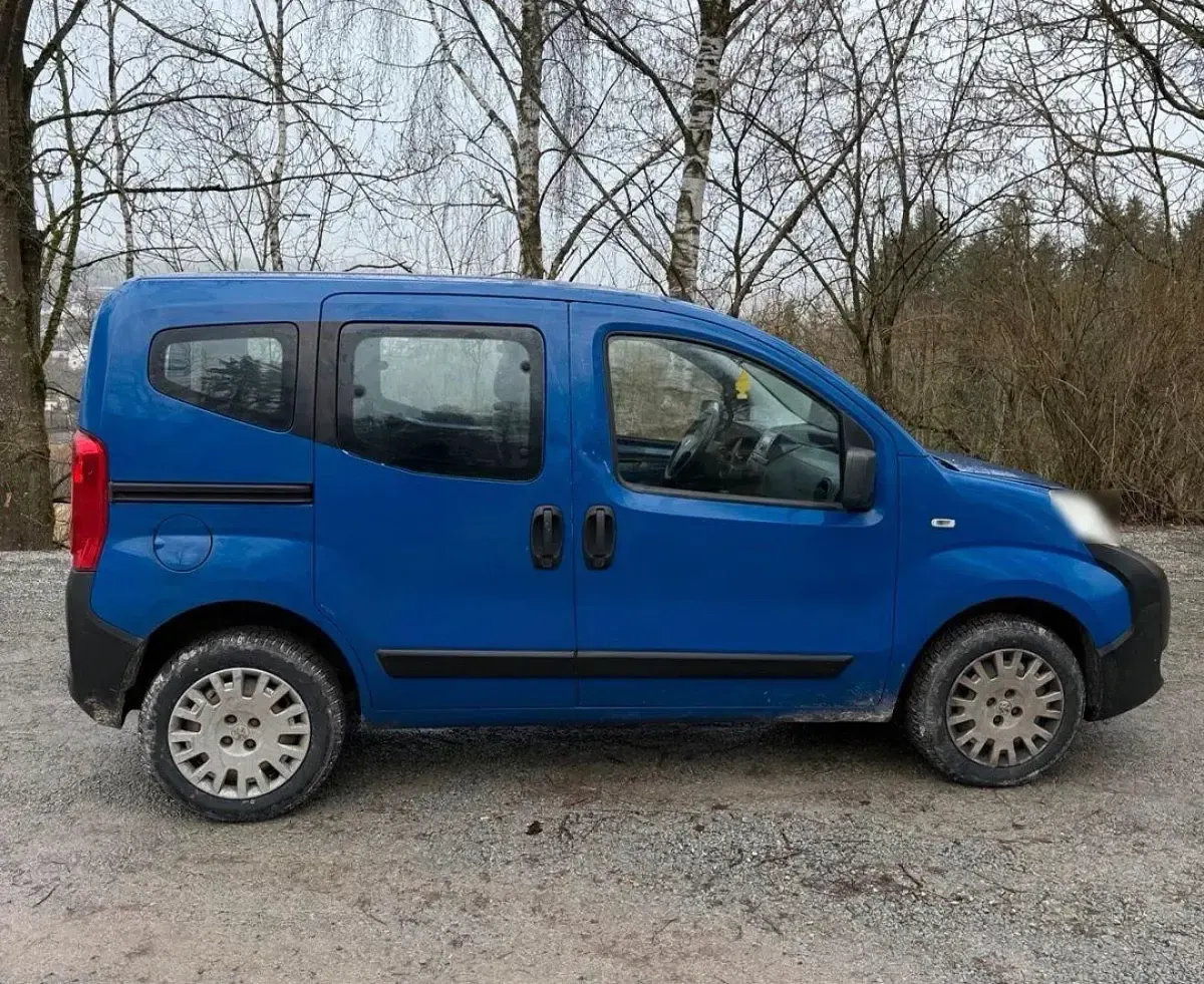 Gebraucht Peugeot Bipper 75 PS (55 kW) 2010 Blau Van / Kleinbus