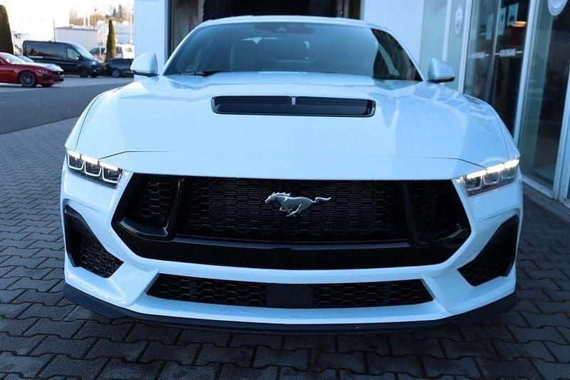 Neu Ford Mustang GT Fastback 446 PS (328 kW) 2026 Oxford white Coupé