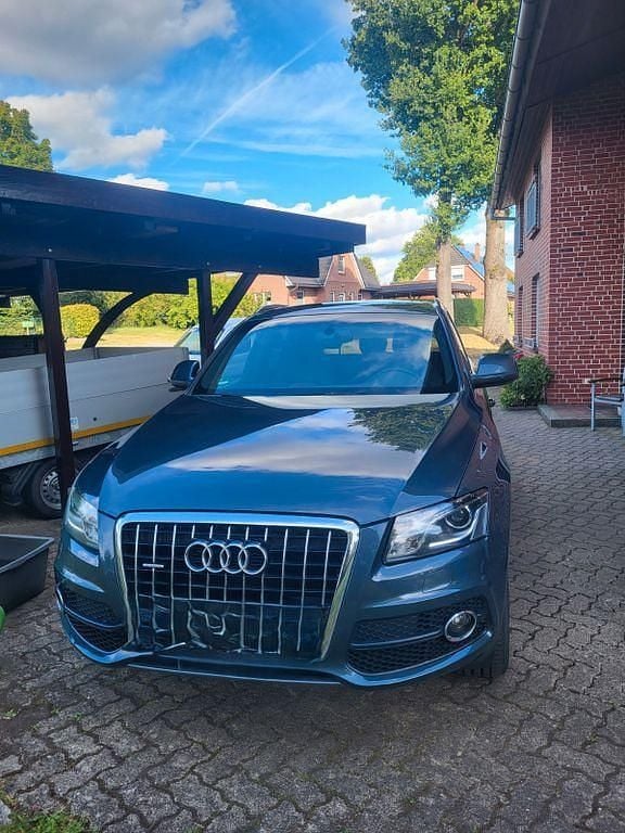Grau Gebraucht 2010 Audi Q5 S-Line SUV | 9.500 € (Superpreis) - Bild 1/4