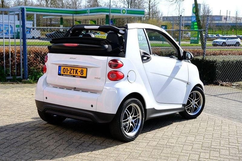 Gebraucht Smart ForTwo Cabrio Pure 71 PS (52 kW) 2013 Weiß Cabrio