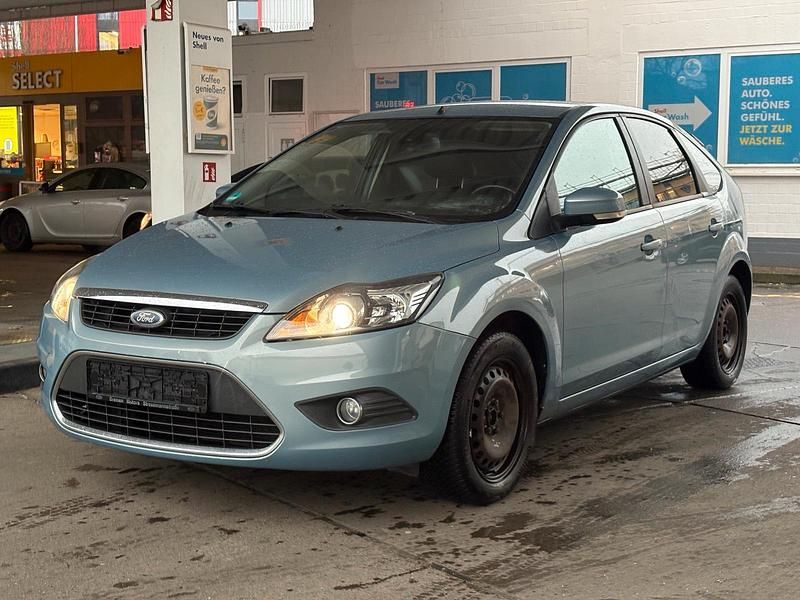 Grau Gebraucht 2008 Ford Focus Titanium Kleinwagen | 2.600 € (Fairer Preis) - Bild 1/4