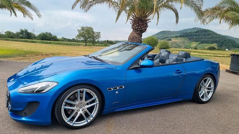 Blau Gebraucht 2017 Maserati GranCabrio Cabrio | 94.999 € (Fairer Preis) - Bild 1/4