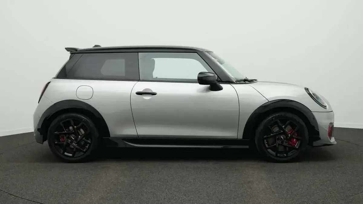Gebraucht Mini John Cooper Works 231 PS (169 kW) 2025 Grau Kleinwagen