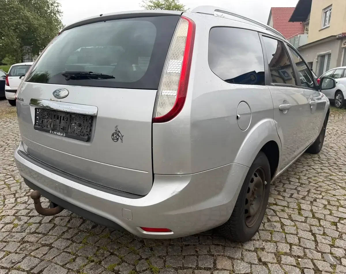 Gebraucht Ford Focus 125 PS (91 kW) 2009 Silber Kombi