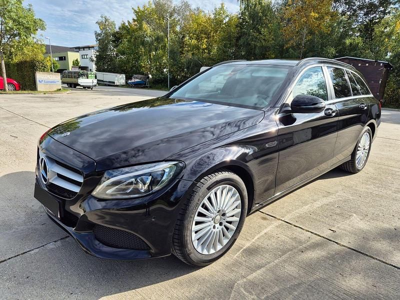 Schwarz Gebraucht 2018 Mercedes C220 Business Kombi | 13.499 € (Fairer Preis) - Bild 1/4