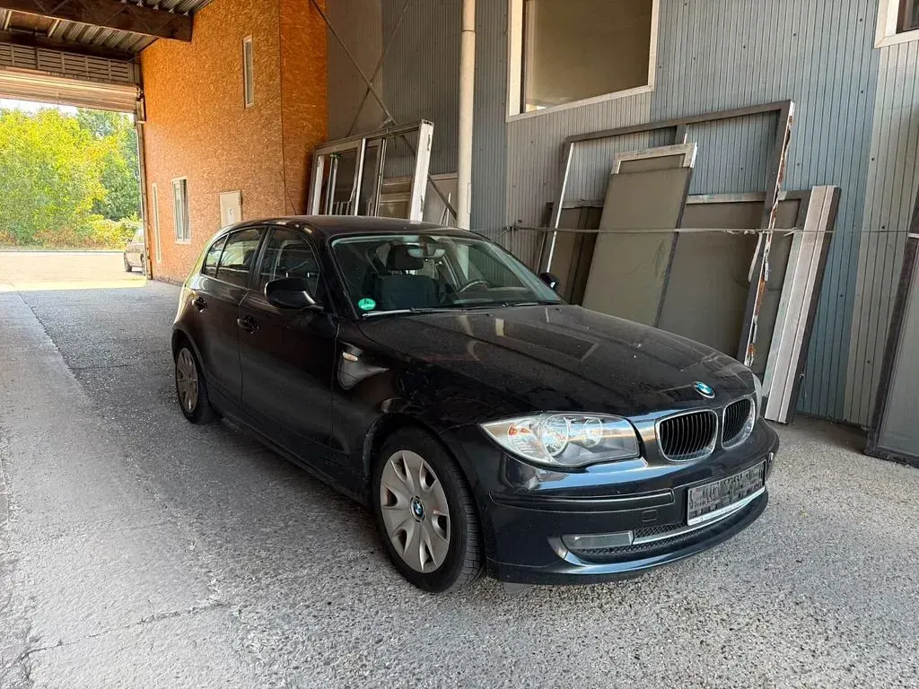Gebraucht BMW 118 143 PS (105 kW) 2009 Schwarz Kleinwagen