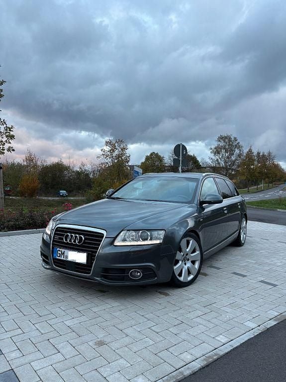 Grau Gebraucht 2009 Audi A6 Ambiente Kombi | 11.799 € - Bild 1/4