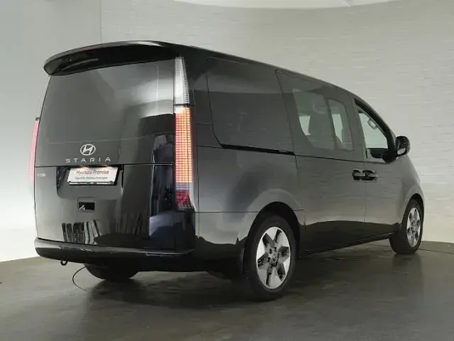 Gebraucht Hyundai Staria Prime 225 PS (165 kW) 2025 Abyss black Van / Kleinbus