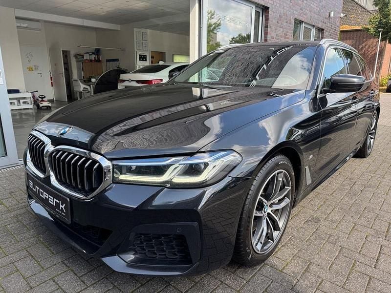 Schwarz Gebraucht 2022 BMW 530 M Sport Limousine | 29.900 € (Superpreis) - Bild 1/4