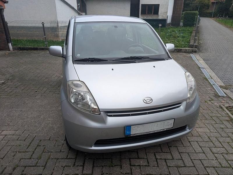 Grau Gebraucht 2007 Daihatsu Sirion Kleinwagen | 1.300 € (Guter Preis) - Bild 1/4