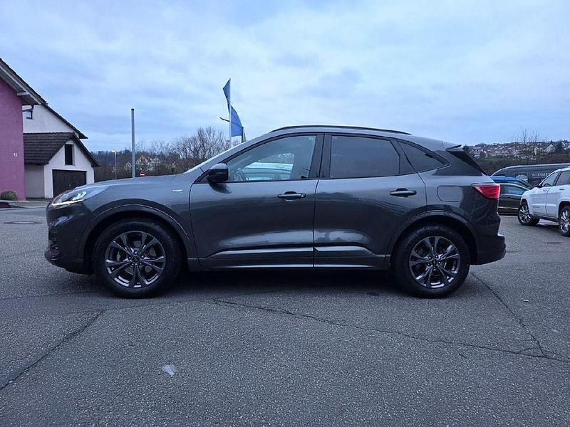 Gebraucht Ford Kuga ST-Line 150 PS (110 kW) 2023 Grau SUV