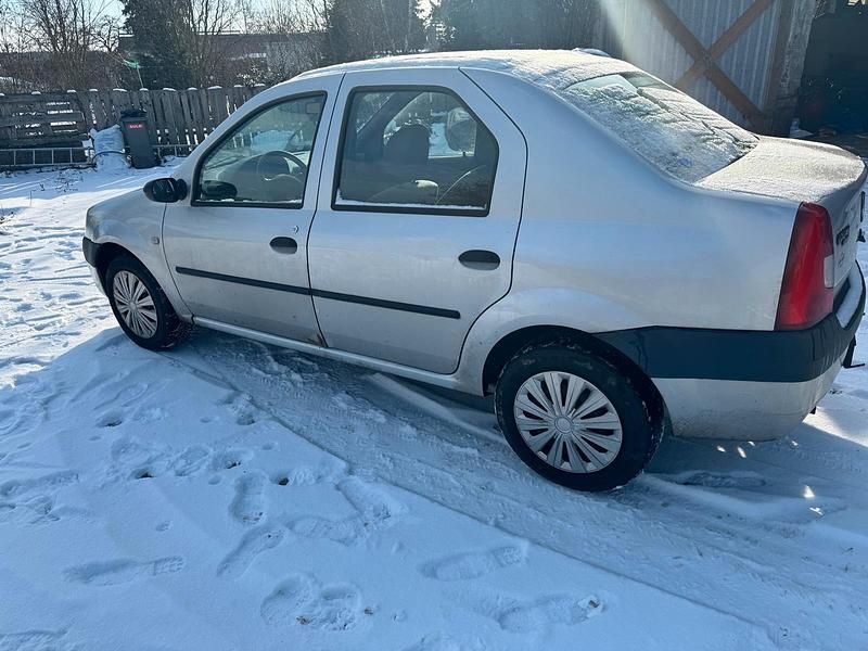 Gebraucht Dacia Logan 80 PS (58 kW) 2010 Silber Limousine