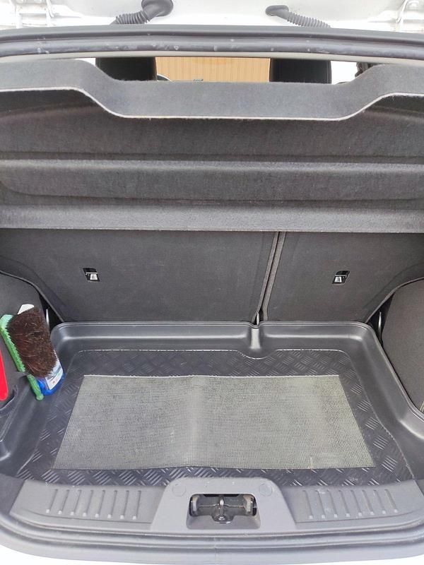 Gebraucht Ford Fiesta Titanium 125 PS (91 kW) 2015 Weiß Kleinwagen