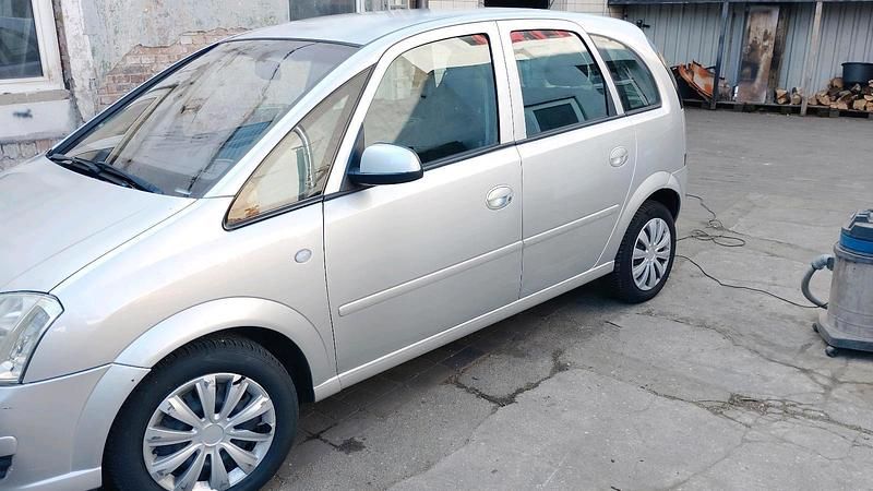 Gebraucht Opel Meriva 105 PS (77 kW) 2006 Silber Van / Kleinbus