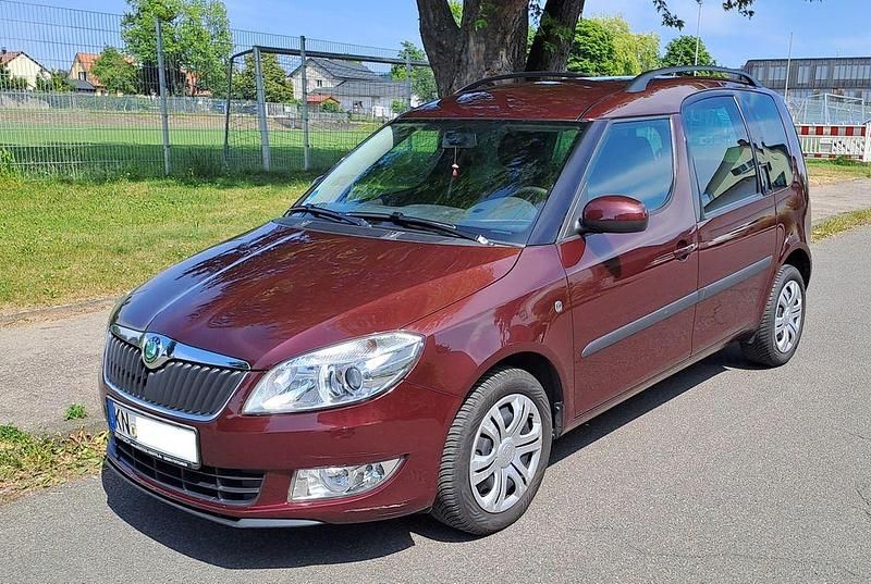 Rot Gebraucht 2011 Skoda Roomster Style Van / Kleinbus | 7.200 € (Fairer Preis) - Bild 1/4