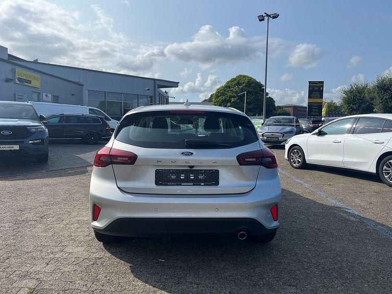 Gebraucht Ford Focus Titanium 125 PS (91 kW) 2024 Polarsilber metallic Limousine