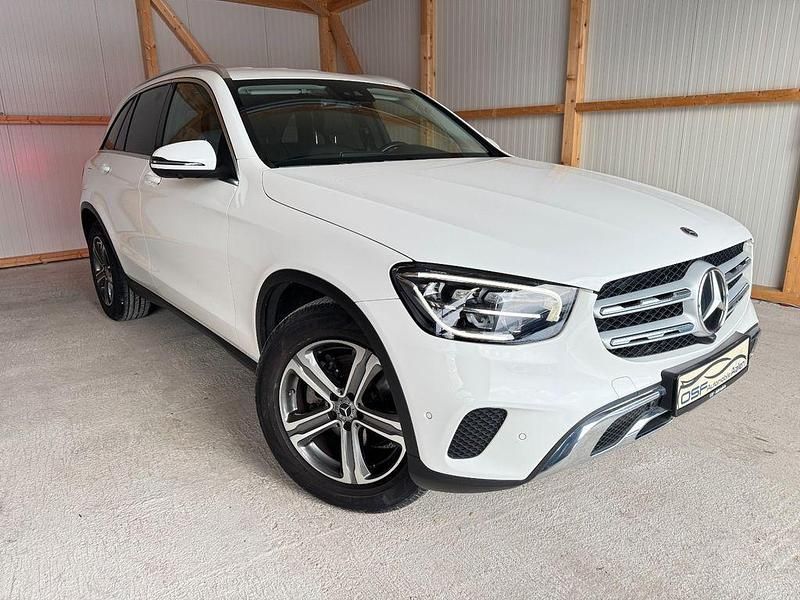 Gebraucht Mercedes GLC220 194 PS (142 kW) 2022 Weiß SUV