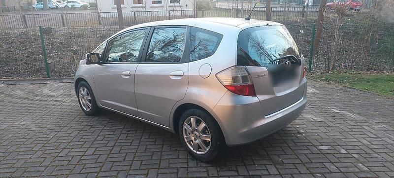 Gebraucht Honda Jazz 99 PS (72 kW) 2010 Silber Kleinwagen