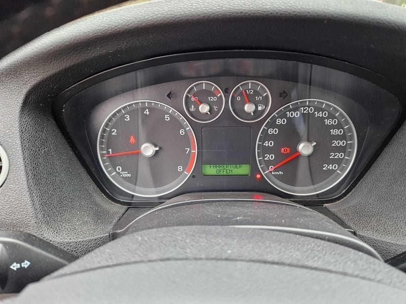 Gebraucht Ford Focus 105 PS (77 kW) 2005 Schwarz Kombi