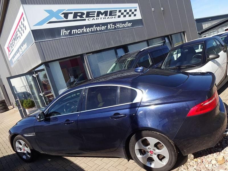 Blau Gebraucht 2017 Jaguar XE Prestige Limousine | 11.799 € (Guter Preis) - Bild 1/4