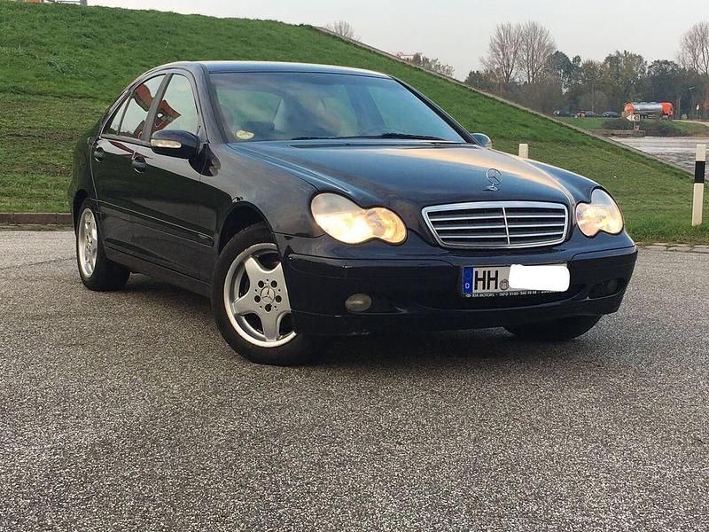 Gebraucht Mercedes 200 122 PS (89 kW) 2003 Blau Limousine