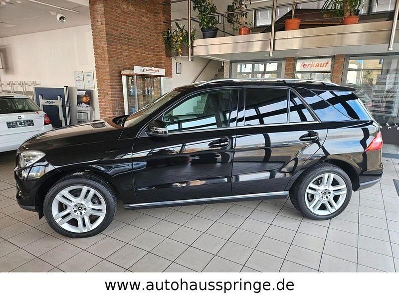 Gebraucht Mercedes ML350 258 PS (189 kW) 2012 Obsidianschwarz  metalliclack SUV