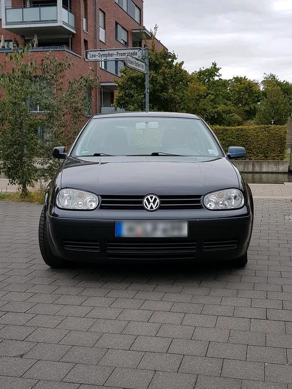 Gebraucht VW Golf IV 75 PS (55 kW) 2001 Schwarz Limousine