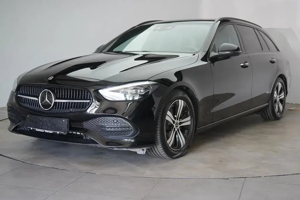 Gebraucht Mercedes C220 Avantgarde 200 PS (147 kW) 2023 Schwarz Limousine