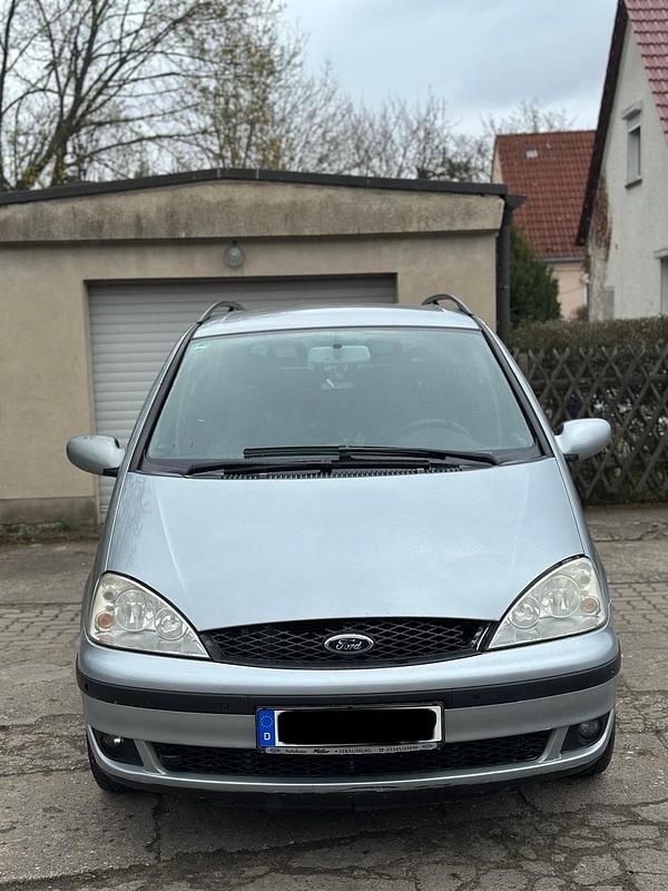 Gebraucht Ford Galaxy 115 PS (84 kW) 2002 Silber Van / Kleinbus