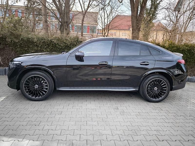 Gebraucht Mercedes GLC300 258 PS (189 kW) 2024 Schwarz Coupé