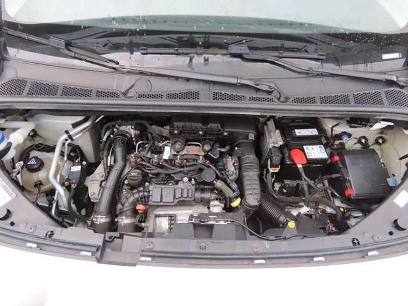 Gebraucht Peugeot Partner 102 PS (75 kW) 2021 Weiß Van / Kleinbus