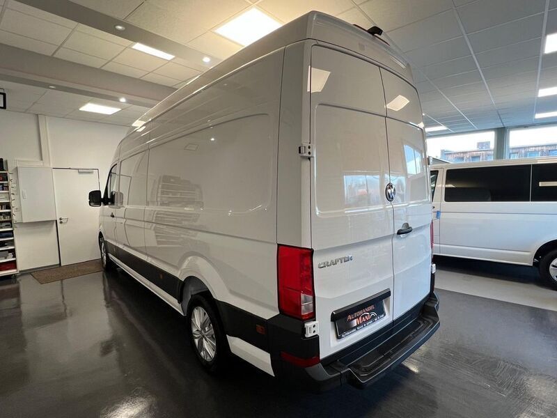 Gebraucht VW Crafter 177 PS (130 kW) 2024 Candyweiß Van