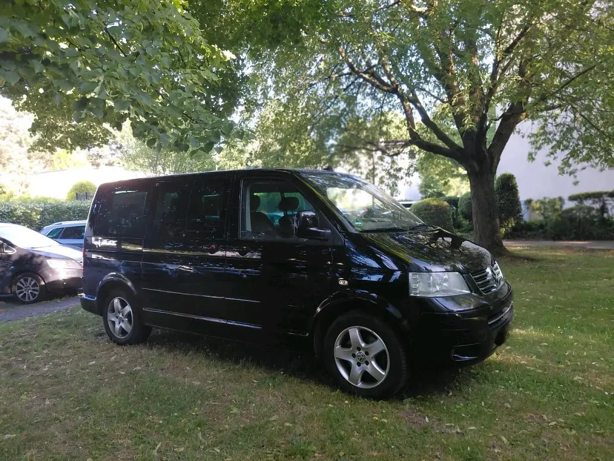 Gebraucht VW Multivan Highline 174 PS (127 kW) 2009 Schwarz Van / Kleinbus