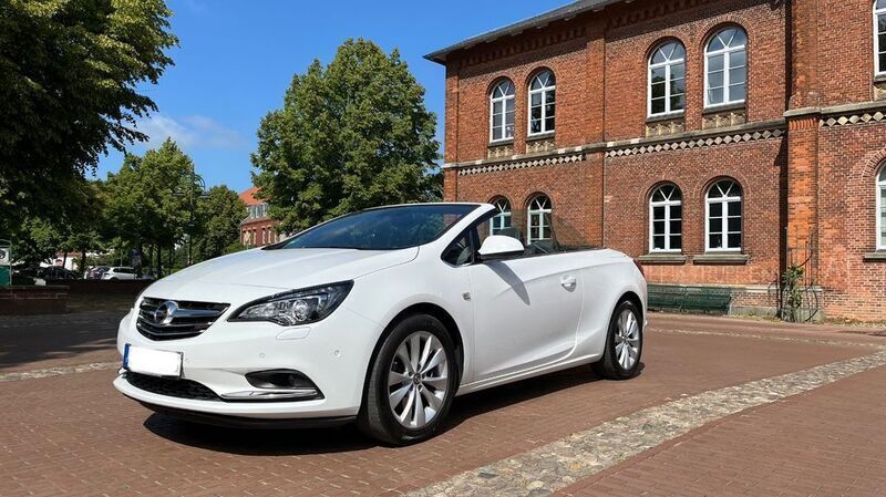 Weiß Gebraucht 2017 Opel Cascada Ultimate Cabrio | 13.700 € (Fairer Preis) - Bild 1/4