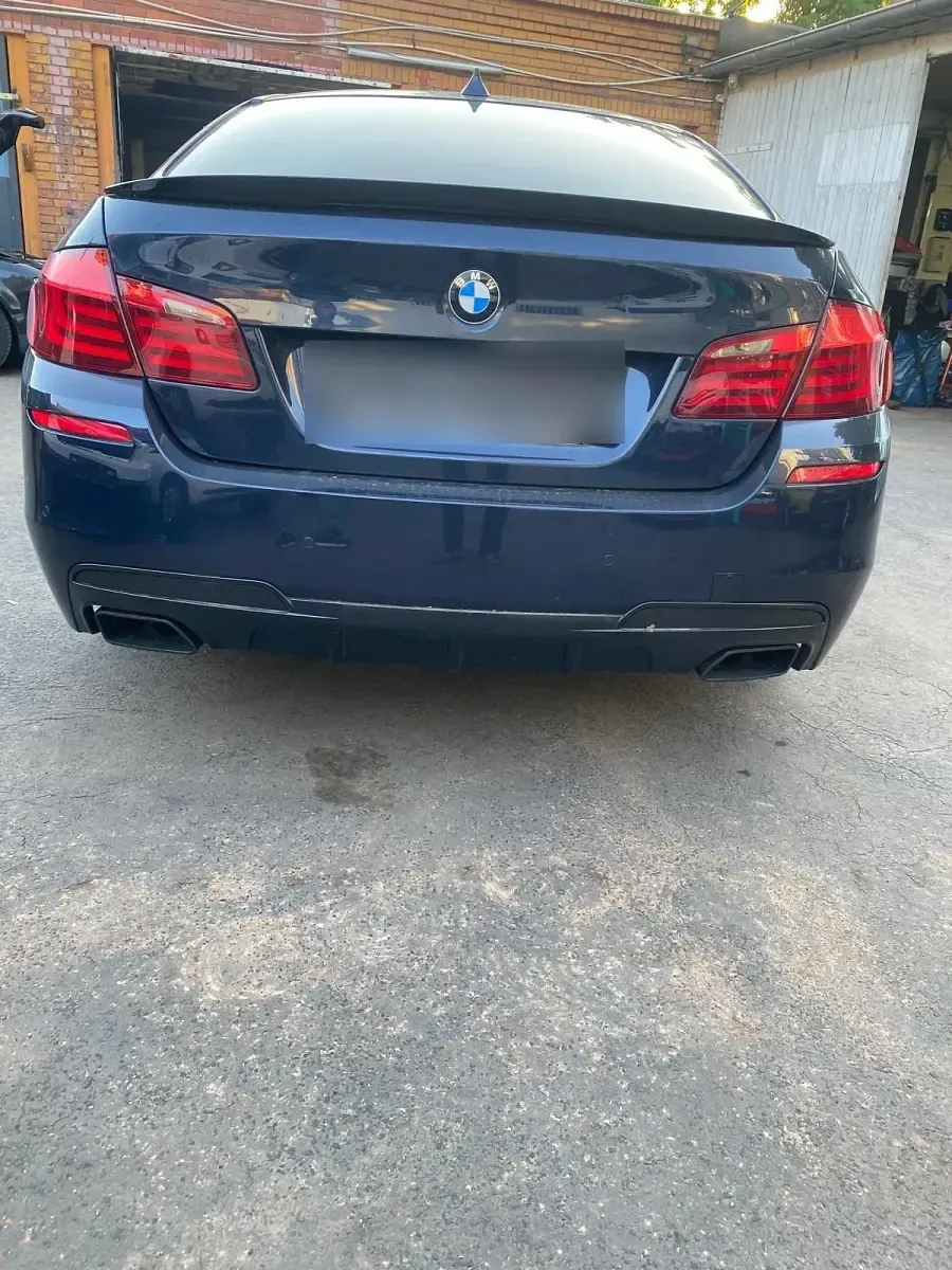 Gebraucht BMW 550 408 PS (300 kW) 2011 Blau Limousine
